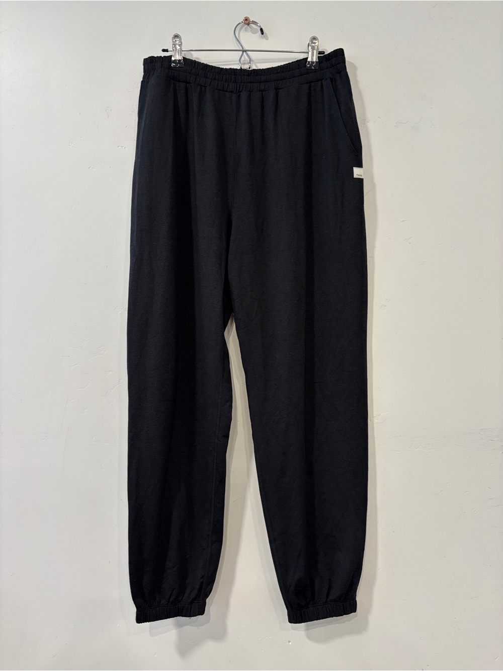 Vuori Performance Joggers Women Sz M Black Dreamknit Pants VW303 Gym Yoga